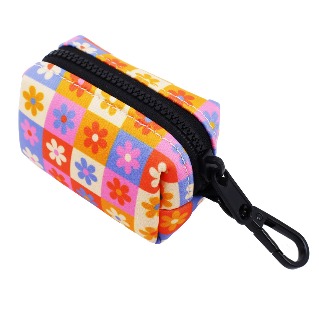 Daisies for Days- Poop Bag Holder